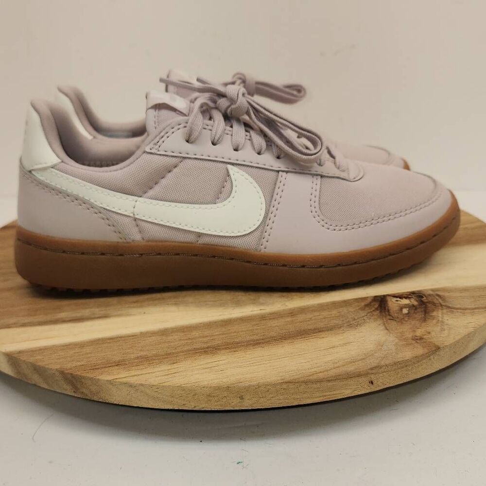 Nike Field General Women's Size 7 Platinum Violet(Pink) Gum Soles